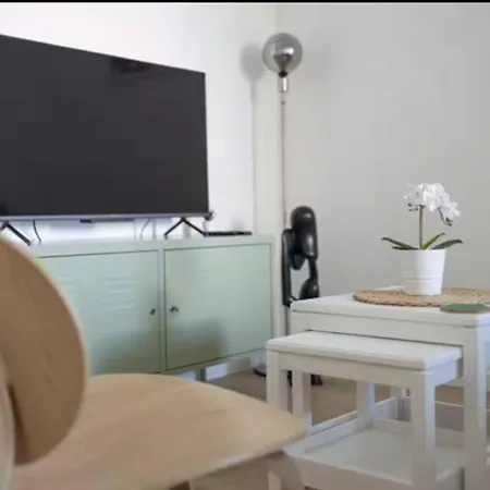 Apartamento Moderno De 2 Quartos شقة